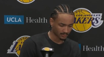 开云体育中心-场均2.9分，湖人裁员首轮秀，波多黎各神射加盟？争冠格局恐改写|季后赛|奥斯汀-里夫斯|奥斯汀·里夫斯|科比-布莱恩特|洛杉矶湖人队_新浪体育_新浪新闻